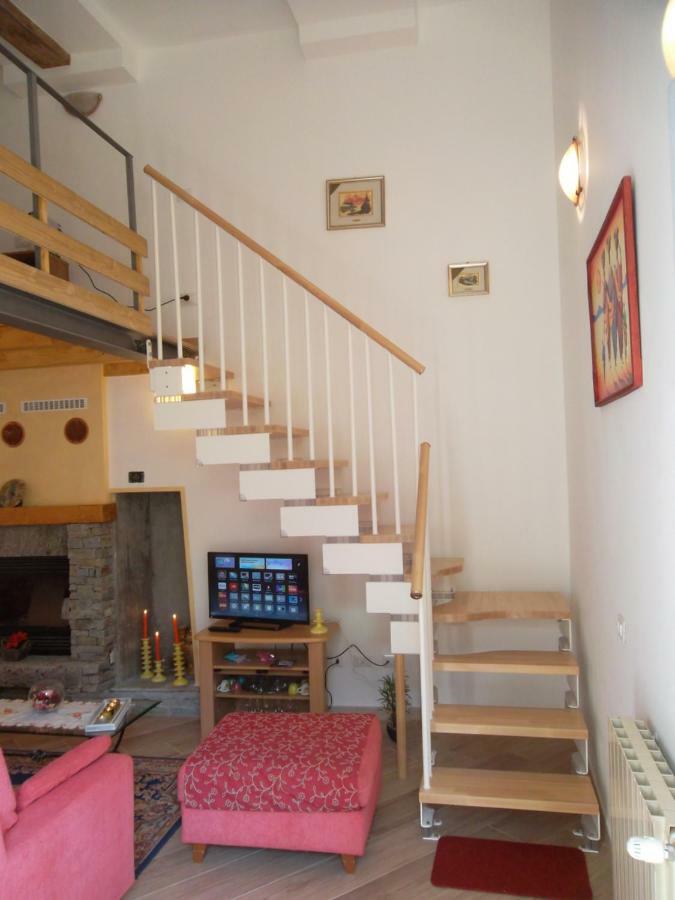 דירות Vesna Loft In לואינו מראה חיצוני תמונה
