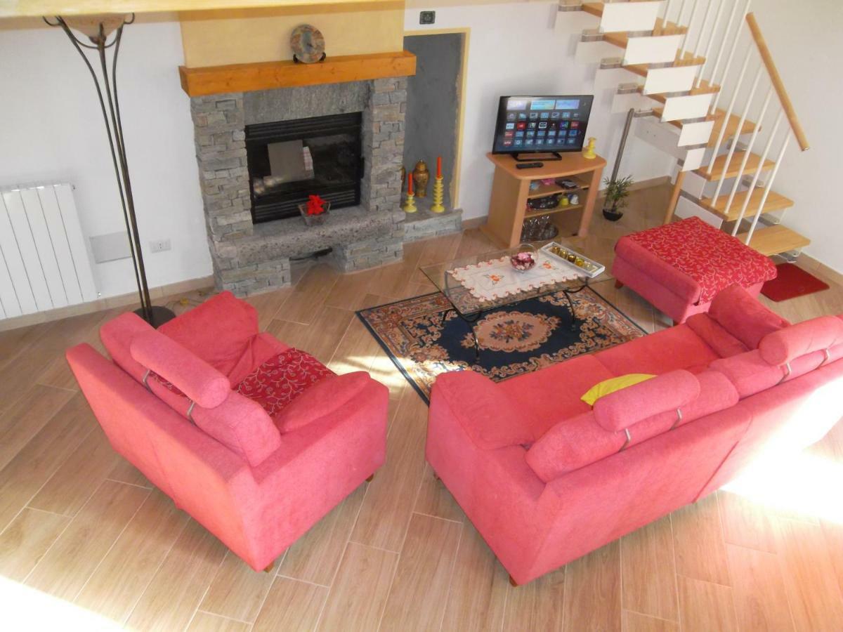 דירות Vesna Loft In לואינו מראה חיצוני תמונה